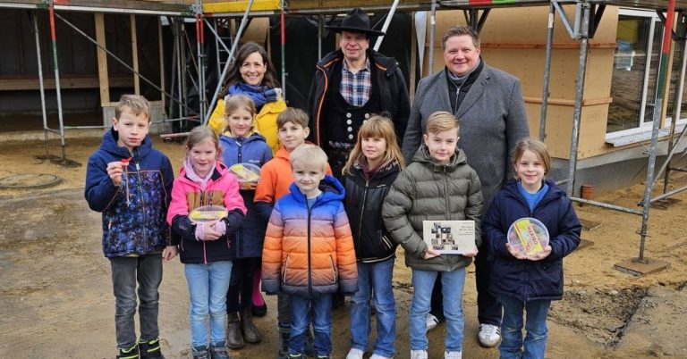Richtfest für den OGS-Mensabau der Grundschule Lavesum gefeiert