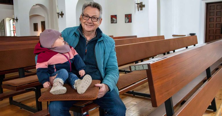 Nie mehr kalte Kirchenbänke! Pilotprojekt in St. Lambertus in Lippramsdorf