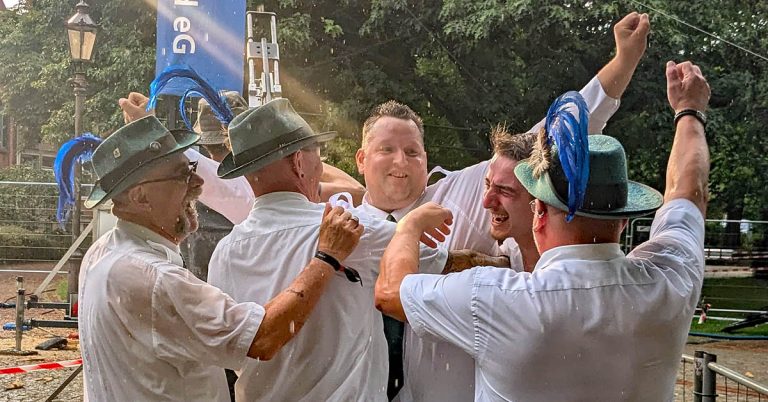 Der Vogel fällt – und Haltern feiert: Daniel Elting ist neuer König