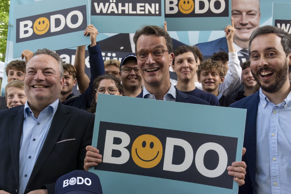 Werbung für die Wiederwahl von Bodo Klimpel als Landrat für den Kreis Recklinghausen