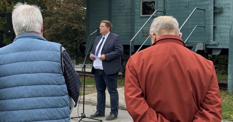 Wanderausstellung „Riga: Deportation – Tatorte – Erinnerungskultur“ eröffnet