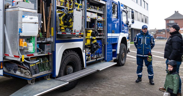 Zahlreiche Besucher bei der Jubiläumsausstellung des THW Haltern