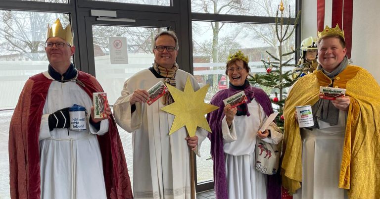 Sternsinger unterwegs in Haltern im Schnee