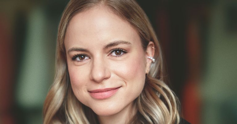 Julia Engelmann liest aus Ihrem Debüt-Roman „Himmel ohne Ende“