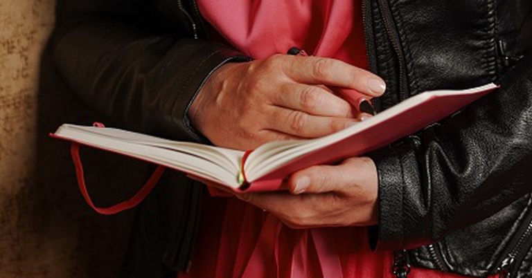 Kommende VHS-Kurse: Patientenverfügung, Handy & Co für Senioren, Kreatives Schreiben