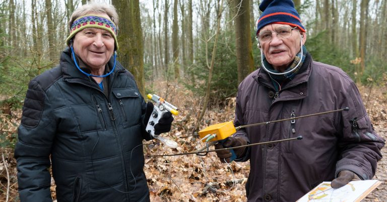 Mit Karte, Kompass und Peilantenne im Sundern