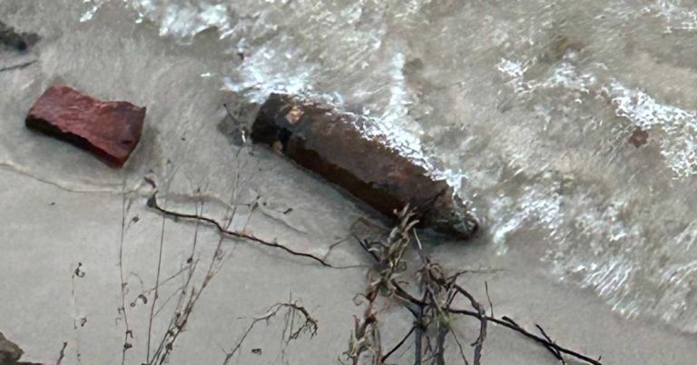 Kontrollierte Sprengung einer Panzergranate