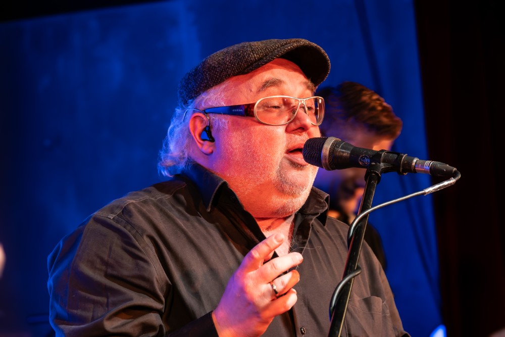 Blues meets Theater: Chris Kramer. / Foto: Frank Schürmann