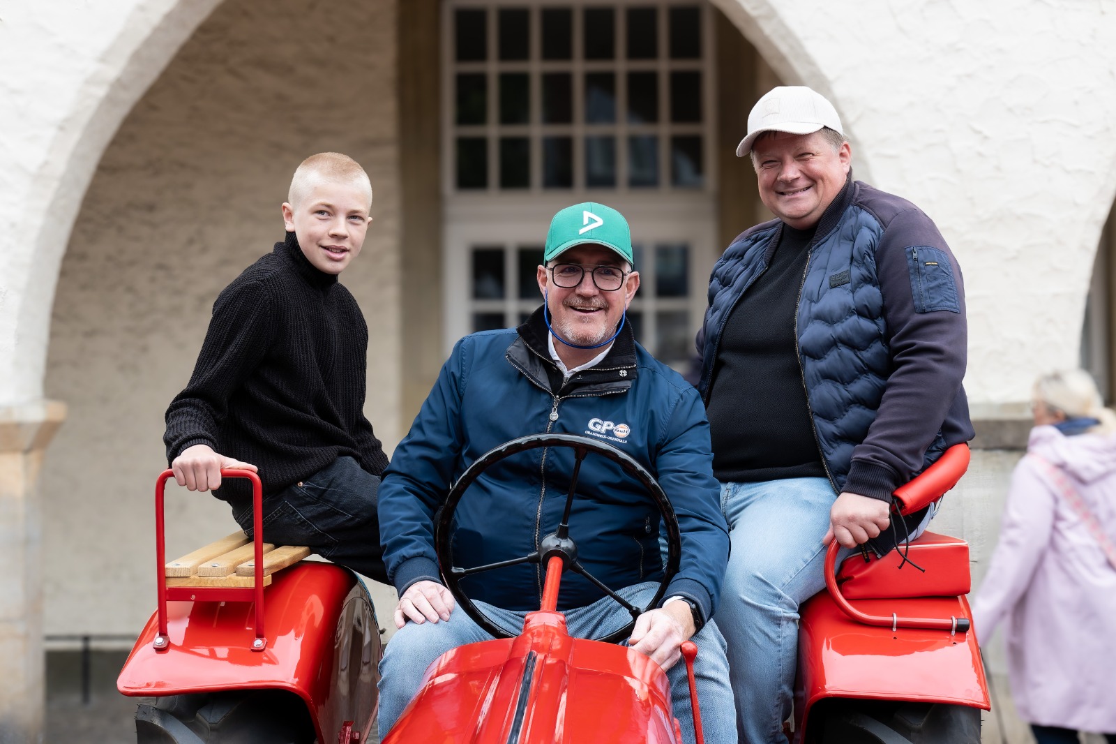 Oldtimer-Benefiz-Fahrten in Haltern: historische Fahrzeuge in der Innenstadt.