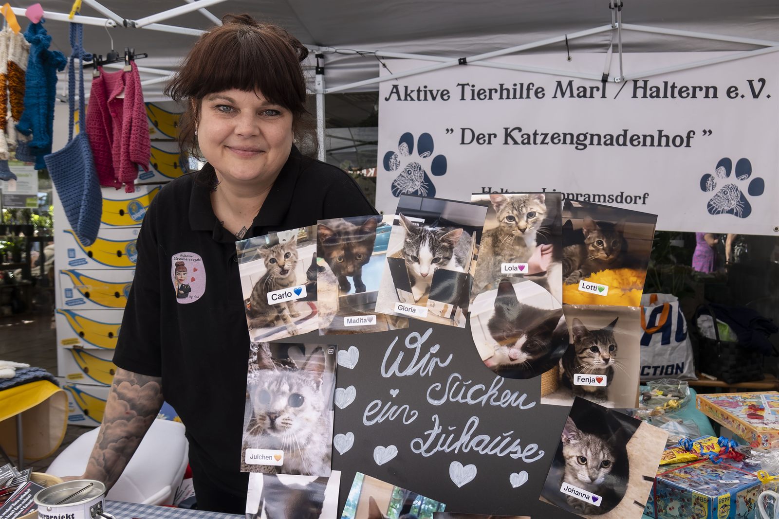 Besucher an Ständen der Kunstmeile beim Heimatfest Haltern