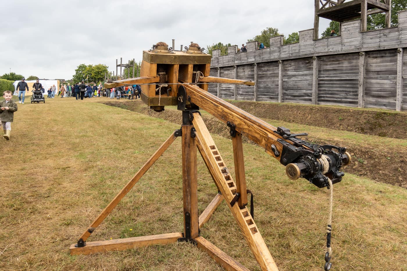 Nachbau einer römischen Ballista bei den Römertagen im LWL-Römermuseum