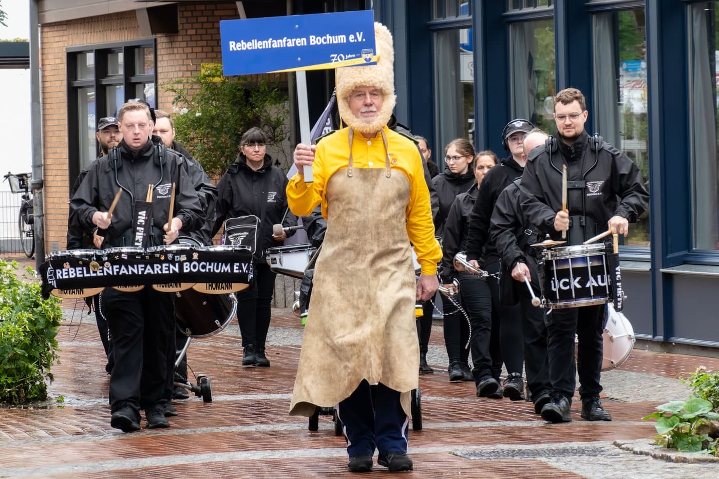 Rebellenfanfaren Bochum ziehen beim Sternmarsch durch Haltern