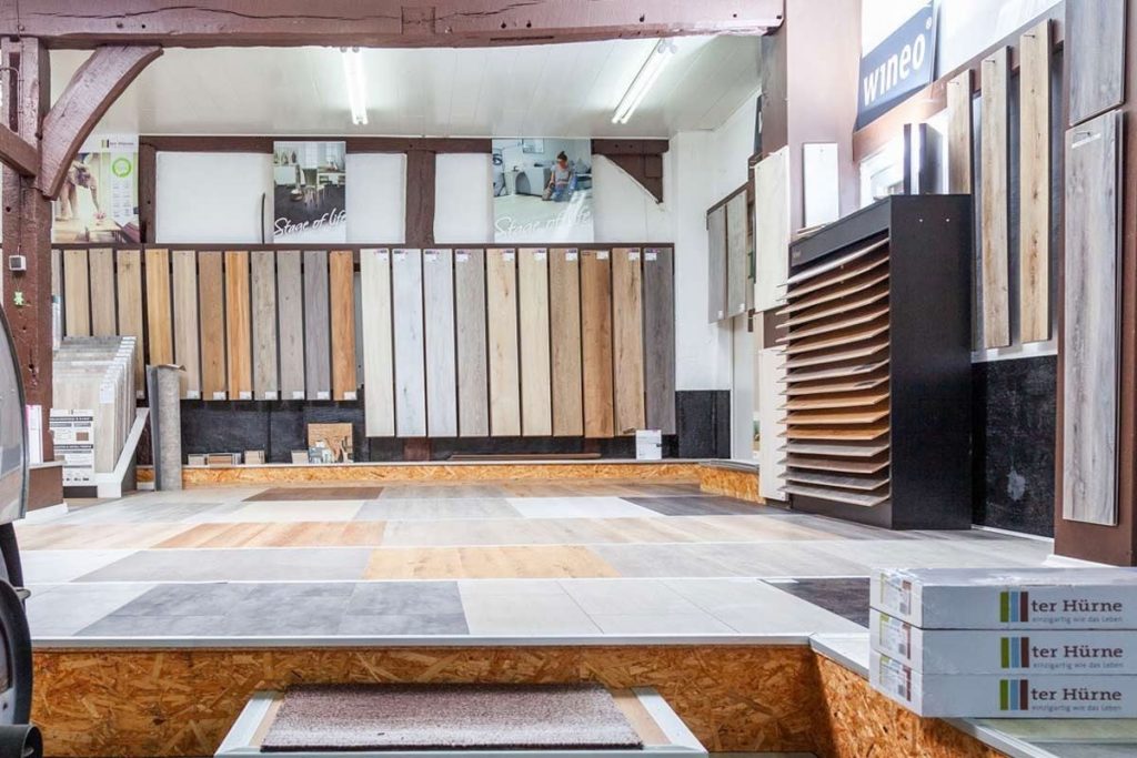 Ausstellung mit Bodenbelägen und Mustern bei Fußboden Service Rohlof